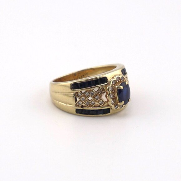 14k Gold Ring with Sapphire and Diamonds - Picture 3 of 5